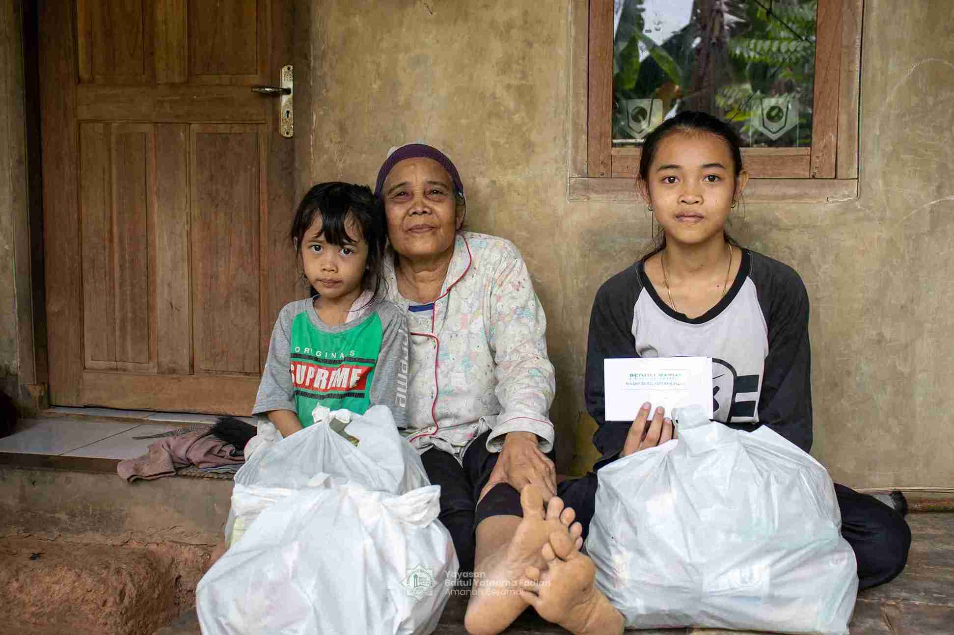 Foto Dokumentasi Anak Yatim